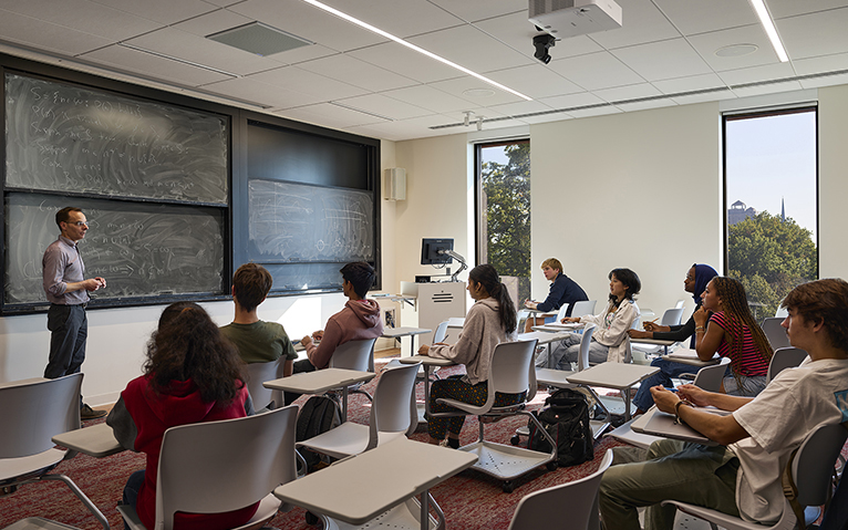 Second-floor classroom at Kline Tower, Yale University, photo by Thomas Holdsworth