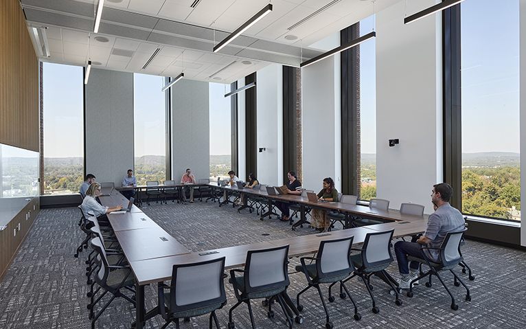 Fourteenth-floor boardroom at Kline Tower, Yale University, photo by Thomas Holdsworth